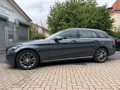 Gebraucht Mercedes C180 Avantgarde 156 PS (114 kW) 2015 Grau Limousine