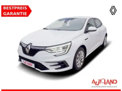 Używany Renault Mégane Life 116 KM (85 kW) 2020 Biały Sedan/Limuzyna