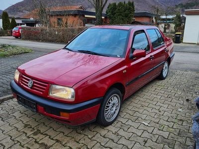 Gebraucht VW Vento 90 PS (66 kW) 1996 Rot Limousine
