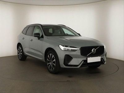 Grau Gebraucht 2023 Volvo XC60 SUV | 43.673 € (Teuer)