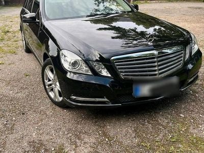 Mercedes E200