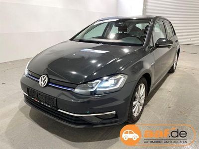 Gebraucht VW Golf VIII Comfortline 131 PS (96 kW) 2020 Grau Limousine