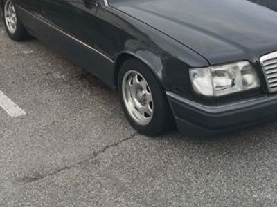 Gebraucht Mercedes 230 132 PS (97 kW) 1992 Schwarz Coupé