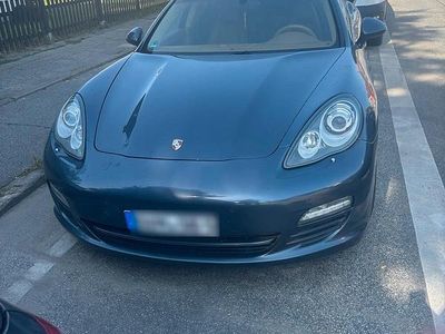 Porsche Panamera 4S