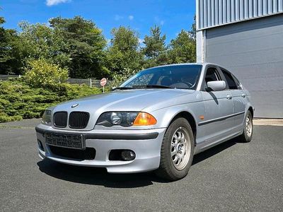 BMW 323