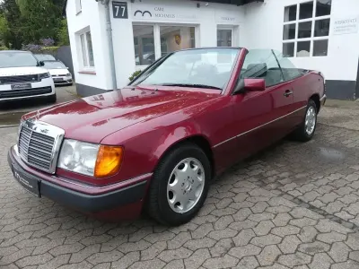 Gebraucht Mercedes 300 220 PS (161 kW) 1993 Rot Cabrio
