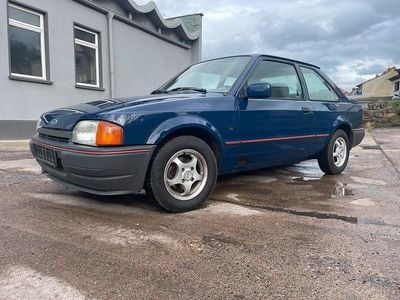 Gebraucht Ford Escort 74 PS (54 kW) 1990 Blau Limousine