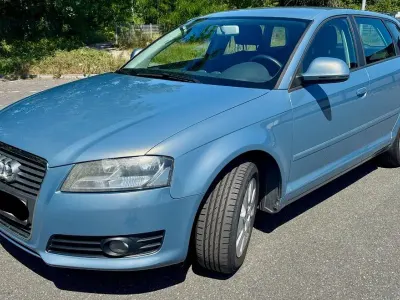 Gebraucht Audi A3 Attraction 102 PS (75 kW) 2009 Blau Kleinwagen