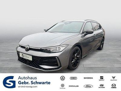 Gebraucht VW Passat R-line 150 PS (110 kW) 2024 Grau Kombi