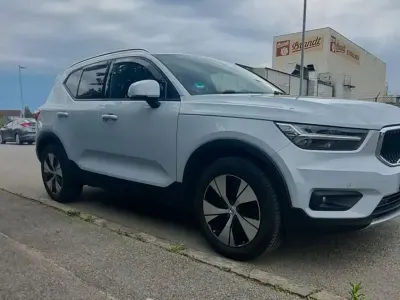 Gebraucht Volvo XC40 Momentum 150 PS (110 kW) 2020 Grau SUV