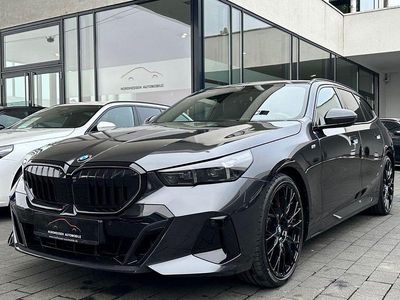 Gebraucht BMW 540 M Sport 303 PS (222 kW) 2025 Sphistograu brillanteffekt Kombi