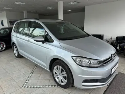 Gebraucht VW Touran Business 116 PS (85 kW) 2017 Silber Van / Kleinbus