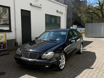 Second-hand Mercedes C270 Avantgarde 170 CP (125 kW) 2003 Negru Berlinǎ