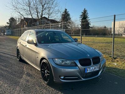 Grau Gebraucht 2011 BMW 335 Limousine | 13.500 € (Superpreis)