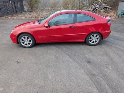 Begagnad Mercedes CL200 122 HK (89 kW) 2003 Röd Sportkupé