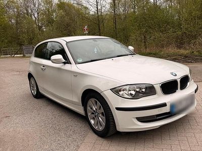 Gebraucht BMW 116 122 PS (89 kW) 2010 Weiß Kleinwagen