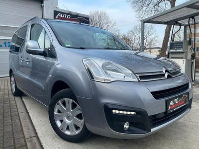 Gebraucht Citroën Berlingo Shine 110 PS (80 kW) 2016 Silber Van / Kleinbus