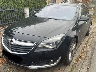 Schwarz Gebraucht 2016 Opel Insignia Kombi | 10.988 € (Fairer Preis)