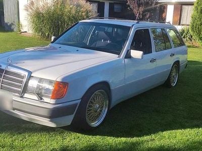 Gebraucht Mercedes 230 132 PS (97 kW) 1989 Weiß Kombi