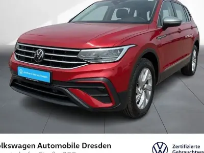 Gebraucht VW Tiguan Life 150 PS (110 kW) 2023 Kings red metallic SUV