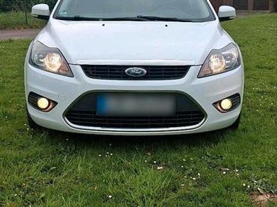 Gebraucht Ford Focus 105 PS (77 kW) 2010 Weiß Limousine