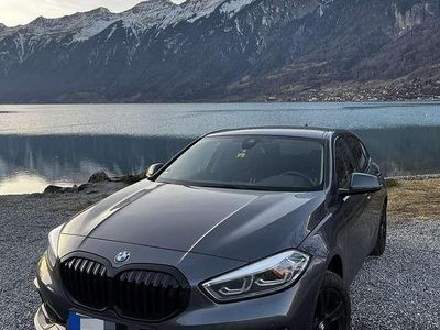 Gebraucht BMW 118 Sport Line 150 PS (110 kW) 2020 Grau Kleinwagen