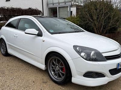 Gebraucht Opel Astra GTC Innovation 116 PS (85 kW) 2009 Weiß Limousine