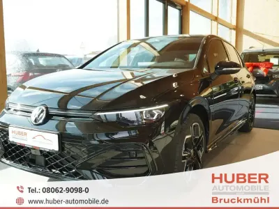 Nuova VW Golf VIII R-line 150 CV (110 kW) 2026 Nero Berlina