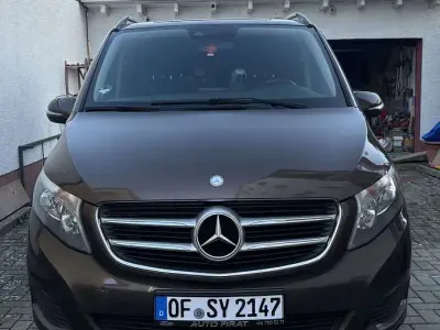 Gebraucht Mercedes V220 Edition 163 PS (119 kW) 2015 Braun Van / Kleinbus