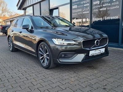 Gebraucht Volvo V60 Momentum 250 PS (183 kW) 2021 Grau Kombi
