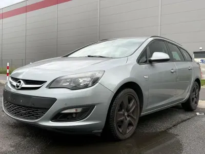 Gebraucht Opel Astra Energy 136 PS (100 kW) 2014 Silber Kombi