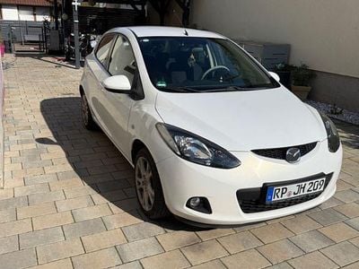 Gebraucht Mazda 2 86 PS (63 kW) 2010 Weiß Kleinwagen