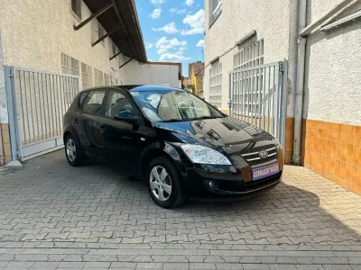 Gebraucht Kia Ceed Vision 109 PS (80 kW) 2009 Schwarz Kleinwagen
