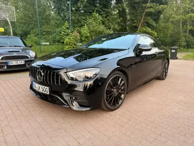 Gebraucht Mercedes E300 AMG line 258 PS (189 kW) 2023 Schwarz Coupé