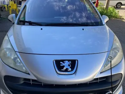 Usata Peugeot 207 88 CV (64 kW) 2007 Argento Berlina