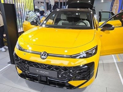 Nouă VW T-Roc Trendline 116 CP (85 kW) 2025 Galben SUV
