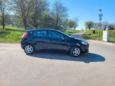 Second-hand Ford Fiesta SYNC Edition 101 CP (74 kW) 2014 Negru Hatchback