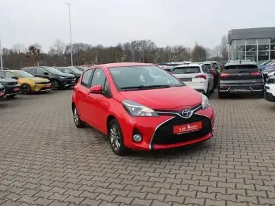 Brugt Toyota Yaris Life 99 HK (72 kW) 2015 Rød Hatchback