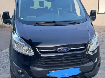Gebraucht Ford Tourneo Titanium 125 PS (91 kW) 2015 Schwarz Van / Kleinbus