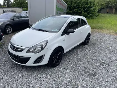 Gebraucht Opel Corsa Color Edition 101 PS (74 kW) 2013 Casablanca weiss Kleinwagen