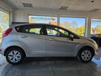 Gebraucht Ford Fiesta Trend 82 PS (60 kW) 2016 Silber Kleinwagen