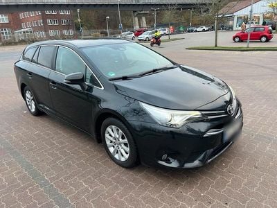 Gebraucht Toyota Avensis Executive 111 PS (81 kW) 2016 Schwarz Kombi