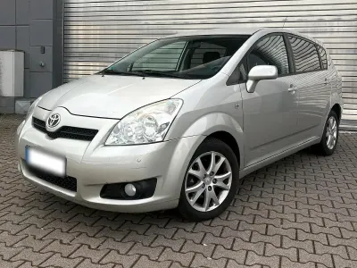 Gebraucht Toyota Corolla Verso 129 PS (94 kW) 2008 Silber Van / Kleinbus