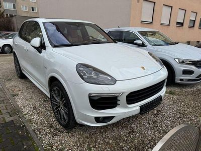 Weiß Gebraucht 2016 Porsche Cayenne SUV | 31.900 € (Teuer)