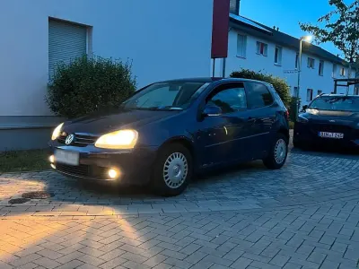Gebraucht VW Golf V 80 PS (58 kW) 2006 Blau Kleinwagen