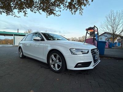Weiß Gebraucht 2012 Audi A4 Ambiente Kombi | 10.000 € (Teuer)