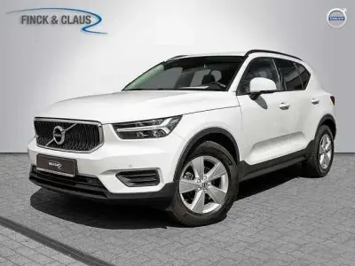 Używany Volvo XC40 Momentum 163 KM (119 kW) 2021 Biały SUV