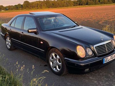 Mercedes E280
