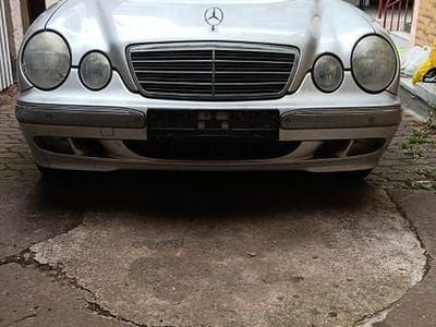 Mercedes E270