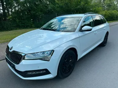 Gebraucht Skoda Superb 150 PS (110 kW) 2023 Weiß Kombi